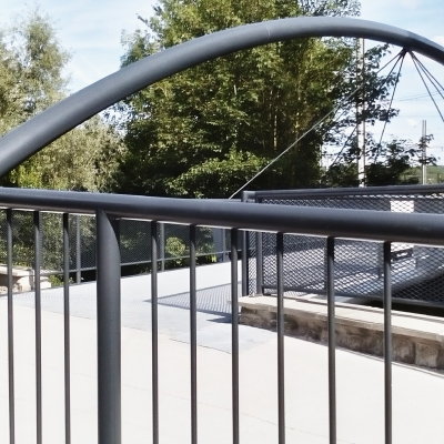 Passerelle cyclo-piétonne au dessus de la Mehaigne